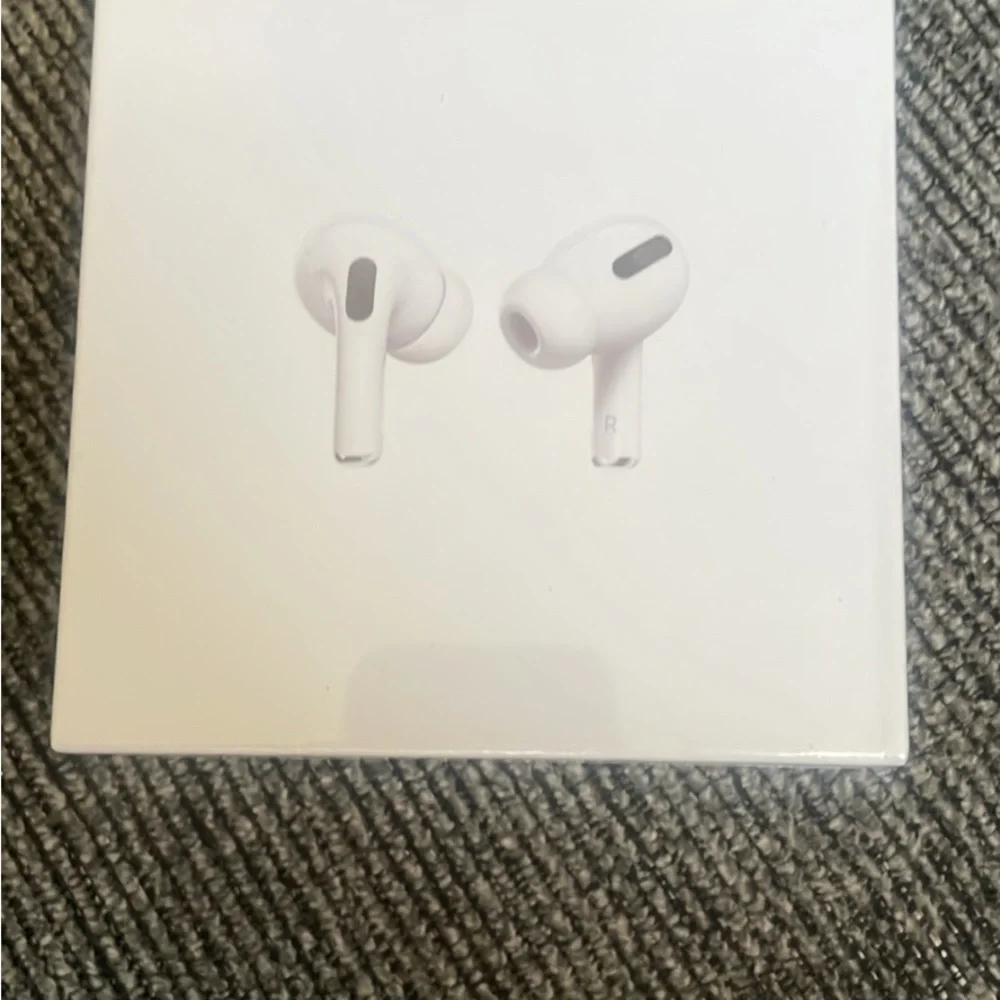 Apple White AirPods Pro Wireless Headset
